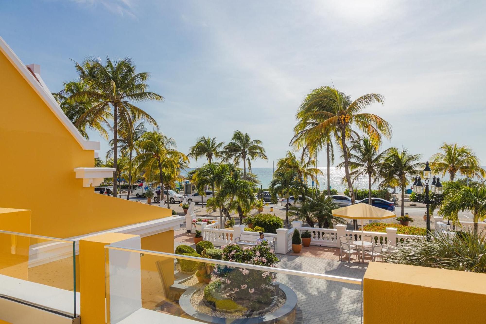 Amsterdam Manor Beach Resort Palm Beach Exterior photo